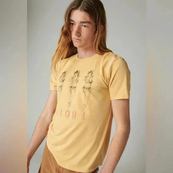 Lucky Brand Aloha Pinup Yellow Tee - Picture 1 of 8